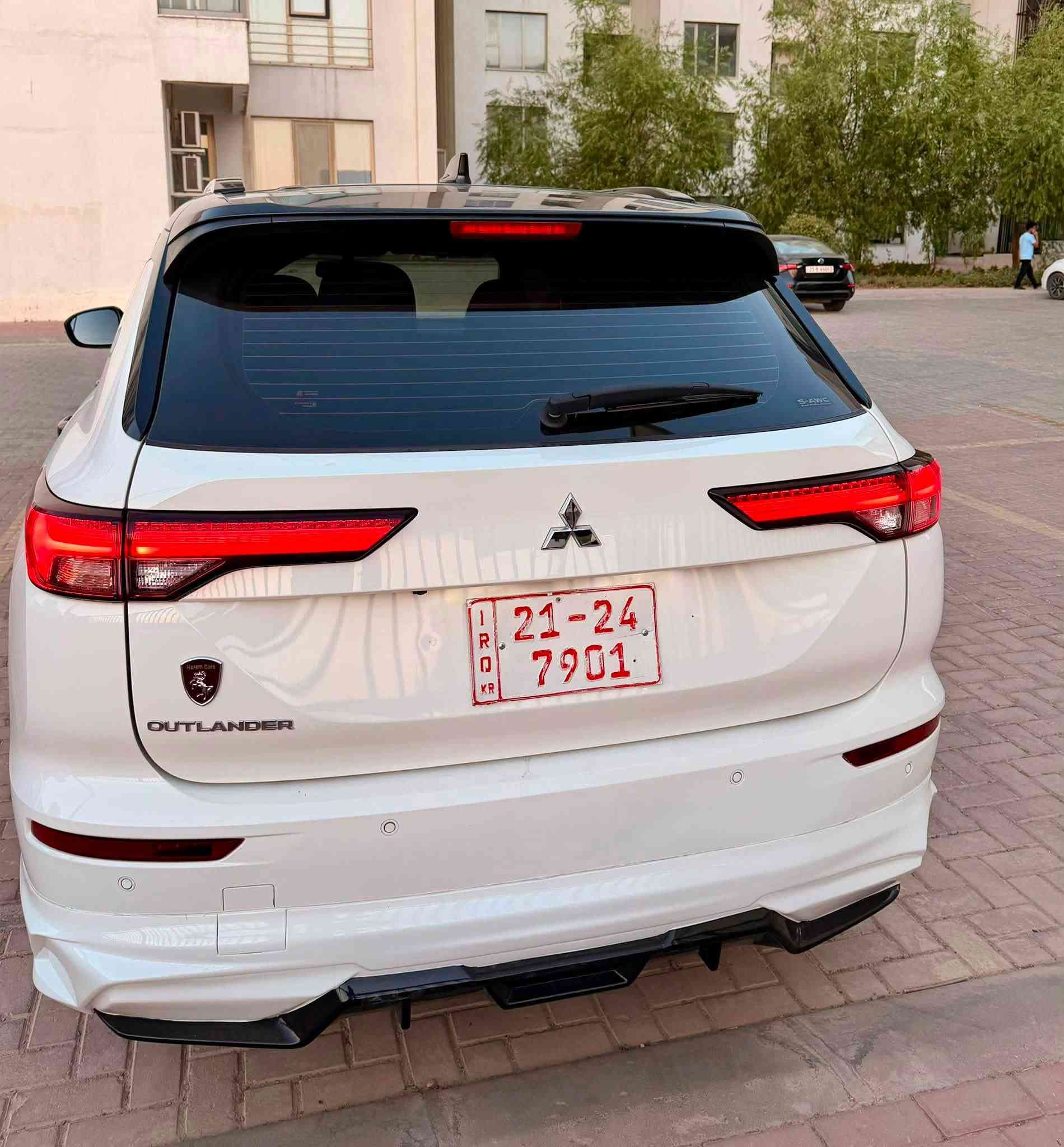 اوتلاندر خليجي ٢٠٢٤
مواصفات فول 

بانوراما صقف اسود 

محرك ٢٠٥
بدون صبغ 
ماشيه ٣٠ الف كيلو

سياره فور ويل awd
كشنات شاموا جلد

رقم مؤقت سليمانيه 
***********
