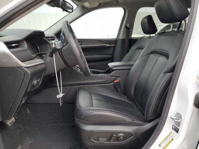 الجناي واللي يدور مميز وجديد وطخه كلش خفيفه( وبدون ايرباك) ✅
عندي جيب كراند شيروكي فئة L لمتدد ٧ راكب

السياره وارد امريكي كاصها من المزاد وجايبها ع اسمي 
كصيتها من امريكا ماشيه 14 الف ميل

وحاليا عدادها فقط 24 الف ميل!

رقم بغداد بأسمي

مواصفات اللمتيد واضحه لكن اذكرها للي ماعنده اطلاع عنها :

* سقف بانورما 
*كشنات خلفيه منفصله VIP
* كامرات داخليه 
* دفع رباعي 4x4.
* رادار امامي مع مانع تصادم. 
* تحذير الخروج عن المسار . 
* تحذير النقطة عمياء  .
* نظام تحذير عند التقاطعات.   
* إنارة محيطية. 
* شاحن موبايل وايرلس. 
* مرايا تعتيم ذاتي. أنا 
* نظام الصوت  ALPINE   
* شاشه كبيرة 10.1 انج . 
* نظام الخرائط (GPS).
* لوحة القيادة بقياس 12 أنچ. 
* كير شفتر بالستيرن. 
* كامره خلفيه و كامرة داخل السيارة
* المصابيح الأمامية LED.
* كشافات الضباب LED. 
* دخول ذكي. 
* تشغيل عن بعد.
* الصندوق الخلفي كهربائي.
* كشنات جلد
* ذاكرة لحفظ وضعيات الجلوس للسائق. 
* المقاعد الأمامية كهربائية.
*تدفئه للمقاعد الاماميه والخلفيه
* حساسات امامية. 
* حساسات خلفية. 
* 7 راكب.
* مكيف خلفي مع وحدة تحكم منفصلة. 
* تدفئة ستيرن. 
* مانع تصادم خلفي.
* بلوتوث تلفون. 
* نظام التشغيل والاطفاء الاوتوماتيكي ( Auto Start System )
*بصمتها وارضياتها كلها جتي وياها من امريكا

السعر : 350$

للاستفسار رقم صاحب السيارة :
***********
