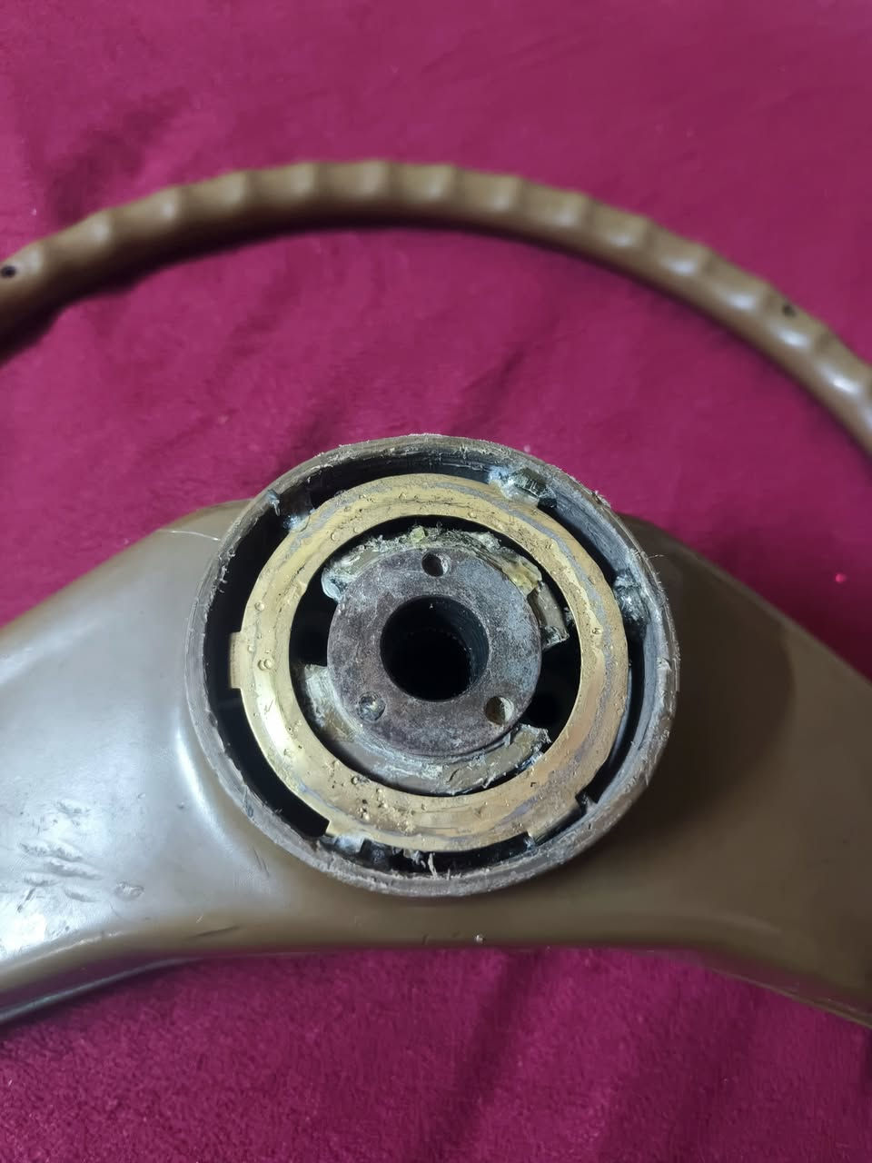 سلام عليكم دركه كرونه محوره كامله جديده سعر ١٠٠ هذا رقم *********** على فحص
