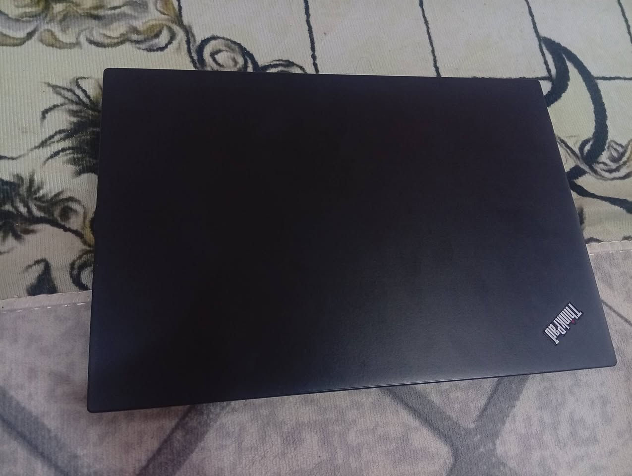 سلام عليكم لابتوب Lenovo
Tnikpad كور i5 جيل 7 
1/رام 8
2/هارد ssd256
3/شاشه حجم 14
نضافه 100/100 مستخدم سبوع 1
(شاحنه 56واط )
الملحقات التجي ويه الابتوب 
1/جنطه 
2/ماوس لا سلكي و ماوس واير
3/مبرد لابتوب من شركة TiGER
السعر (250)و بيها مجال قليل 
العنوان ميسان حي الشهداء للستفسار الاتصال على الرقم 
(***********)
