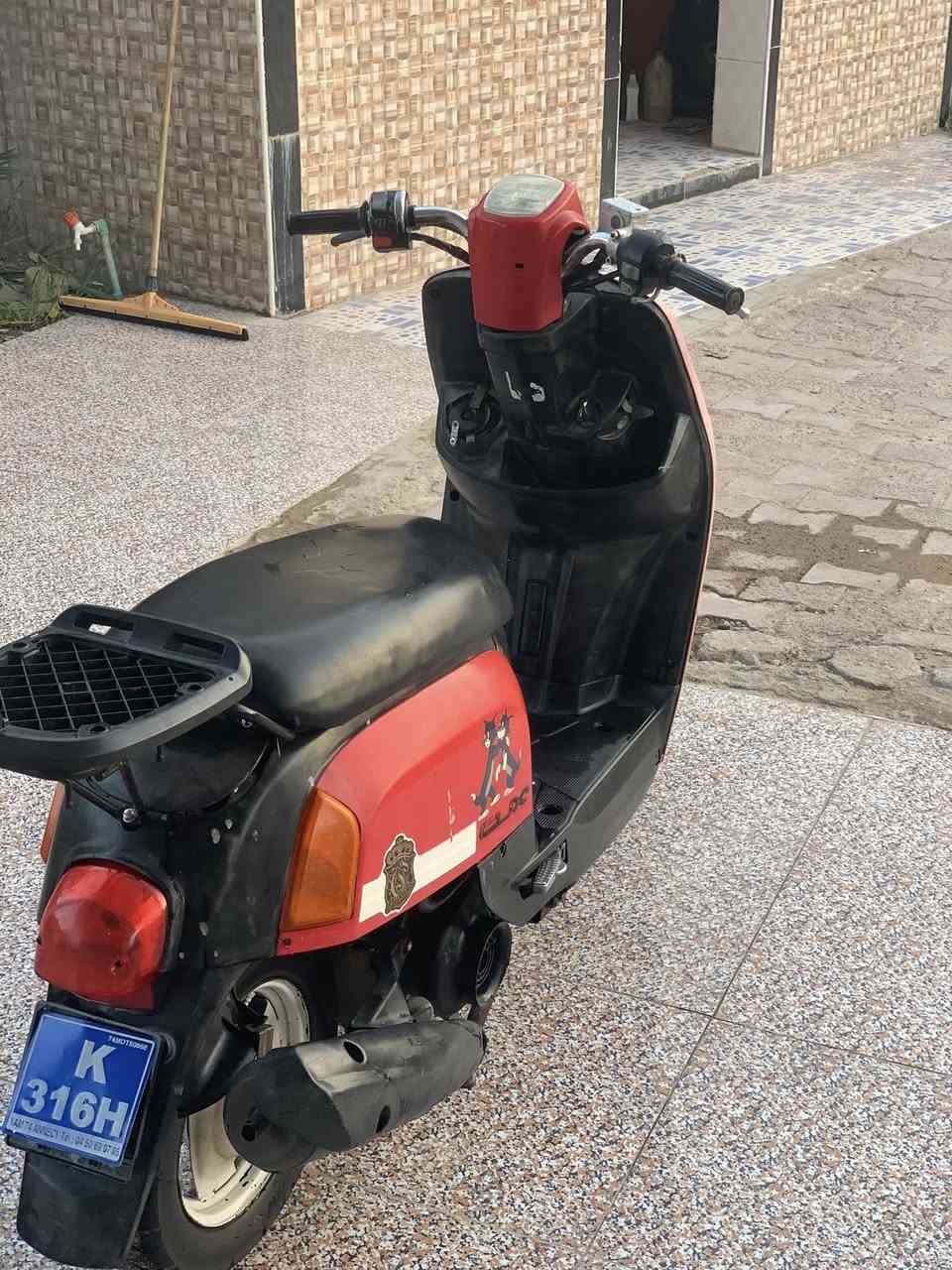 سلام عليكم دراجة ماكس بوليسي كابريتر دراجه كامله مابيها نقص كهربائيات شغاله كلوبات سلف دراجه حلوه تايرات بريك فول مفتوحه ولفات شلعه واستمرار ونعومه فول 
مكاني القرنة الثغر يم الملعب 11
السعر575 
رقم الهاتف ***********
