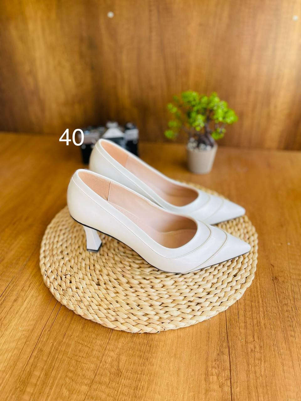 احذية قطع اخيرة 
 القياس داخل الصوره  
▪️السعر 10 فقط 

#احذية  #حقائب  #اكسبلور  #ازياء #اكسبلورفولو 
#برنس #اناقة #عباية #كعب


**إذا كنت صاحب هذا الإعلان وتريد حذفه لأي سبب، رجاءا أرسل رسالة إلى الدعم الفني**