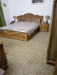 عندي هاي الأغراض للبيع الزوليه قياس ٤* ٣.٥ سعرها ٧٥ والميز تواليت استع...