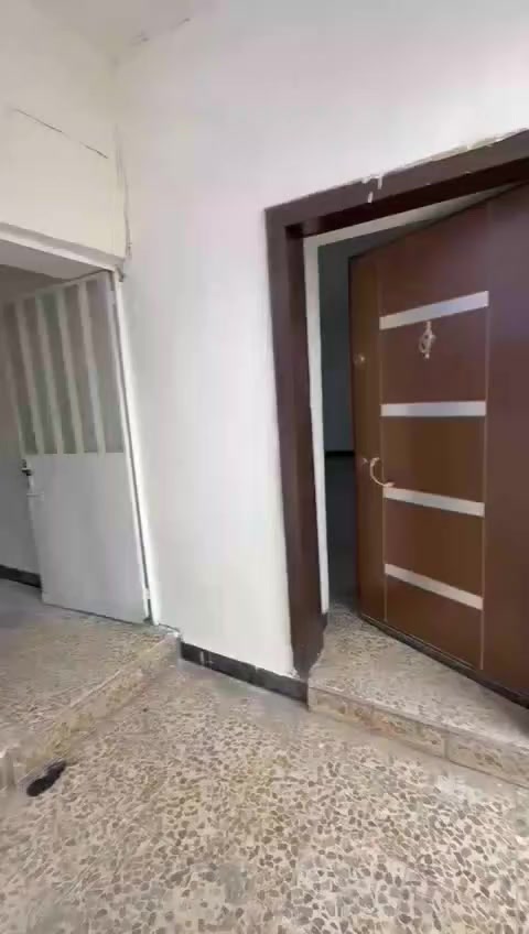 بيت 150 متر مربع للأيجار
موقع اسرى ومفقودين 
قرب مدرسة فنار أو قزاي 
محتواه 
استقبال مطبخ غرفة نوم ومخزن 
ايجاره 300 الف وبي مجال 
تواصل 
***********
