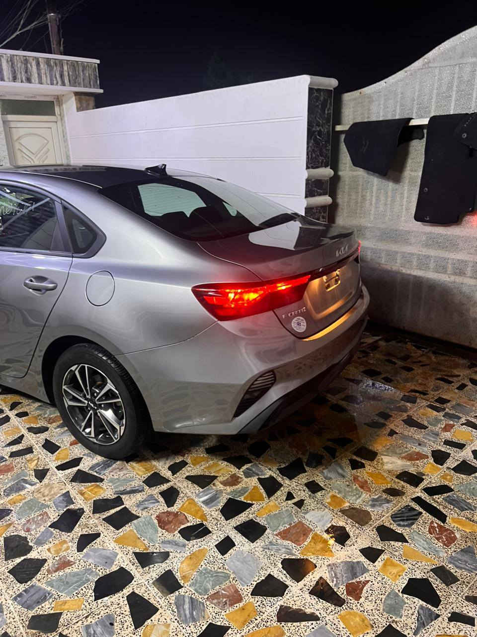 السلام عليكم كيا فورتي موديل 2024دخول جديد  تبديل بنيد فقط بدون رقم محرك 2000دوش مواصفاتها المعروفه اشاير بلمري رادر امامي خلفي تحكمات بلستيرن مثبت سرعه تحديد مسار  مكان السياره بغداد السعر 140 ولماتفيده يدعيلنه بلرزق ملاحظه السياره بدون رقم ***********
