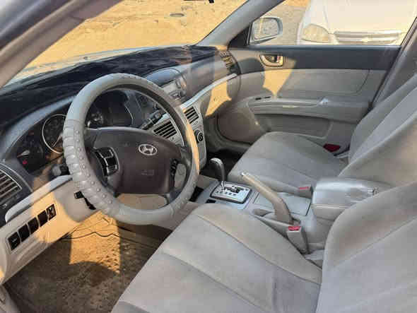 سلام عليكم سوناته ٢٠٠٨ امريكيه حادثه جاملق امامي بدون دواخل وبيه رشات صبغ  ابيع حزام  تخم تاير حداديه سياره جاهزه من كلشي رقم بغداد نكليزي سعر ١٠٠ وبيه مجال اي ستفسار ***********
