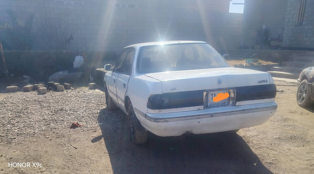 السلام عليكم للبيع مارك مسطره كير محرك شرط صدرها امامي خلفي نظيف مشط جديد كهربائياته  كلها شغاله ما مسجل حبل ما مسجل حبل 
سعر10 وبيها مجال شيء قليل مكان الشرقاط

الرقم ***********
