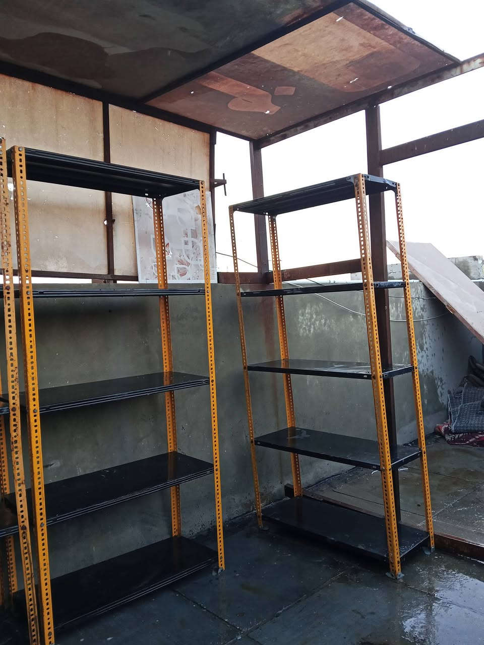 السلام عليكم
رفوف محلات تجارية العدد3 السعر 120
بيهن مجال شي بسيط شراي خابرني 
***********
