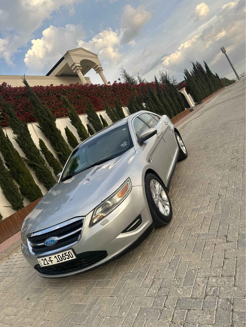 FORD  TAURUS 2010                                ناوزەردە کۆدی درگا  تەحدید سورعە  کوشن کارەبای تەحەکوماتی سەرسوکان شاشەو کامیرای پیشو دووا.   
حاسە لیدی ١٨ پارچەی بۆ بەسراوە  داتاشۆ  پەردە 
گیرو مەکینە  تەبرید تەقەو ڕەقی بەشەرت پیشو دوای تازە داگیراوە کارەبای بەشەرتی کۆمپیتەر ڕەقەمو سەنەوی تازە تەحویلو خرامە بەشەرت سۆنەرەکەیم داناوە دەعمی پیشودوای نیە ئیرباگ نەتەقیوە هەموی بیلادیە پارچە گۆراوی نیە 
 75گەڵا سلیمانی *********** السليمانية, العراق
