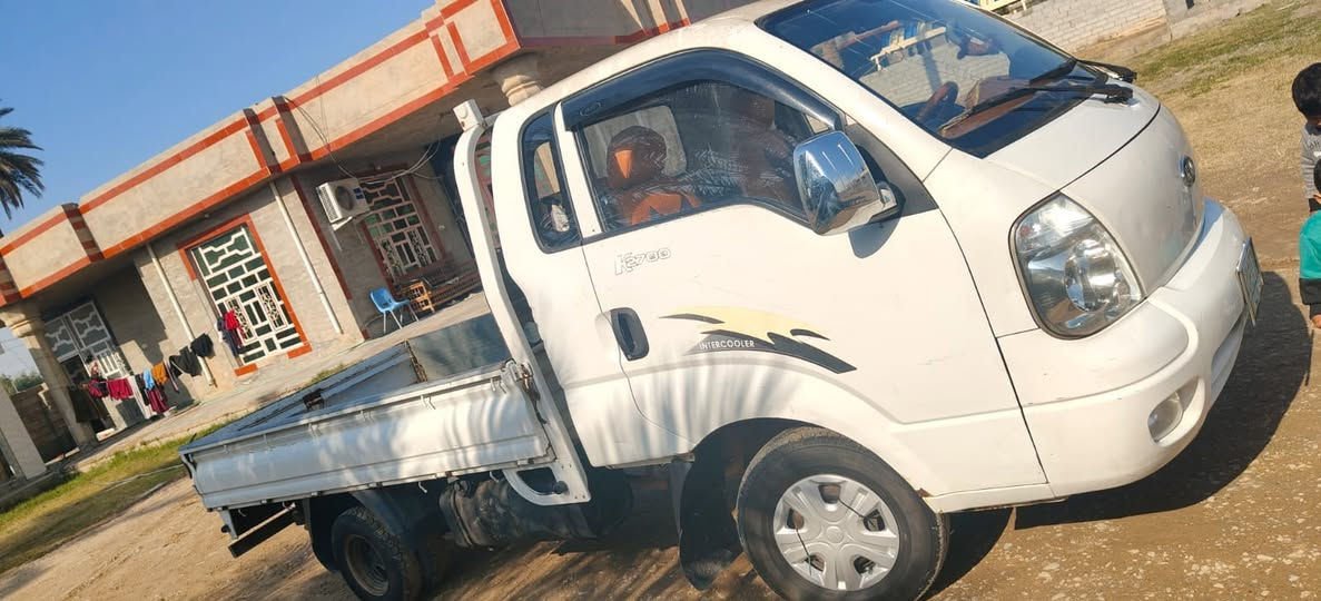 السلام عليكم كيا بنجو 2012 رقم بغداد لتحويل مباشر السياره مقفوله والسعر مناسب مكان السياره بغداد ابو غريب***********
