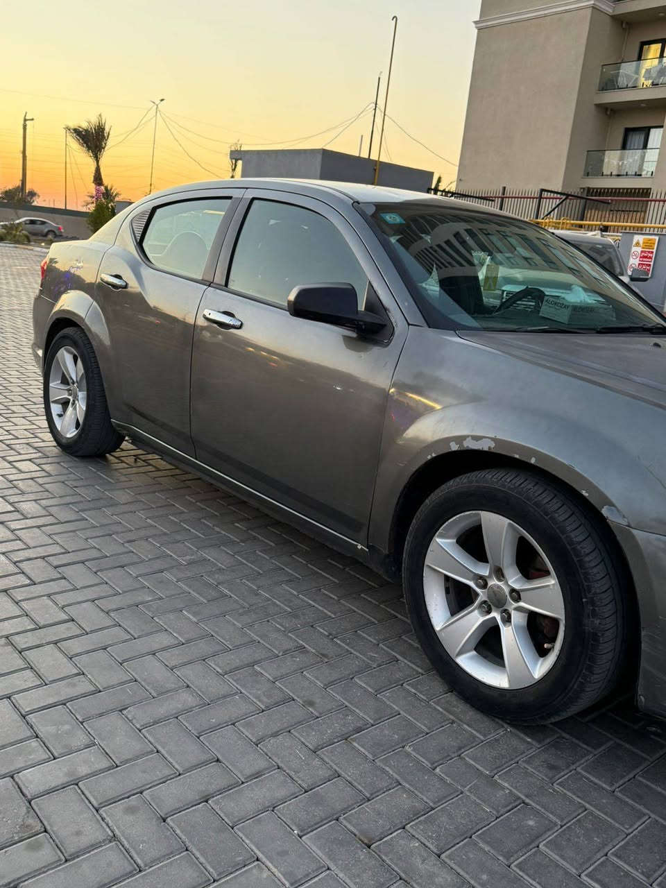 السلام عليكم دوج افنجر اوتماتيك موديل 2012 مصبوغه حزام جماليه مكينه وكير جدد تبريد بي ليك  غرفه جديده تخم تاير كهربائيات كلشي شغال ريمون سنتر لوك السعر 55 قفل بدون عمله مكاني بغداد السيديه تقاطع درويش رقمي *********** وبلعافيه عليه الياخذها بغداد, العراق
