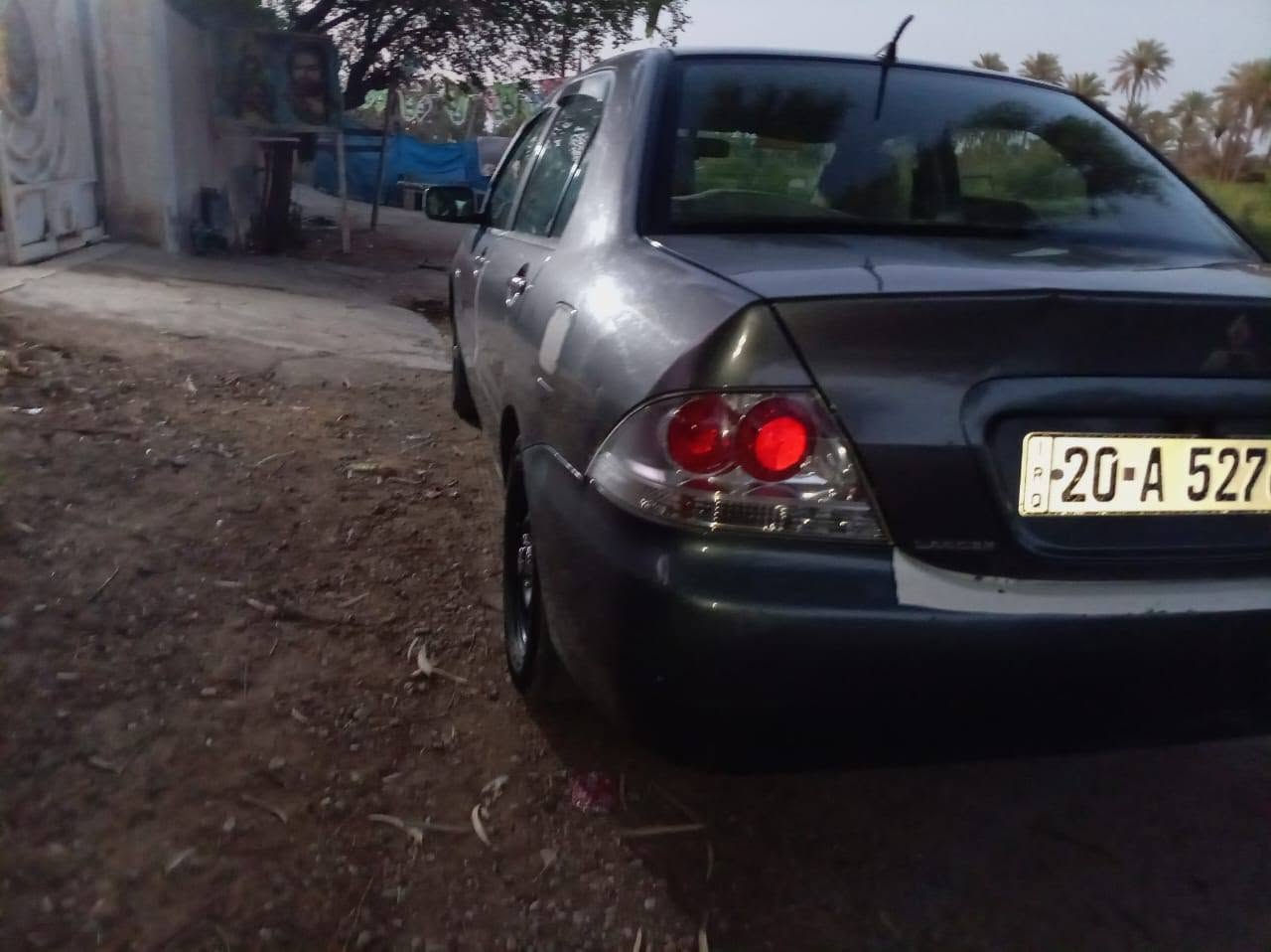 سياره لانسر موديل 20010 نضيفه وحلو بدون صبغ وبسمي ***********
