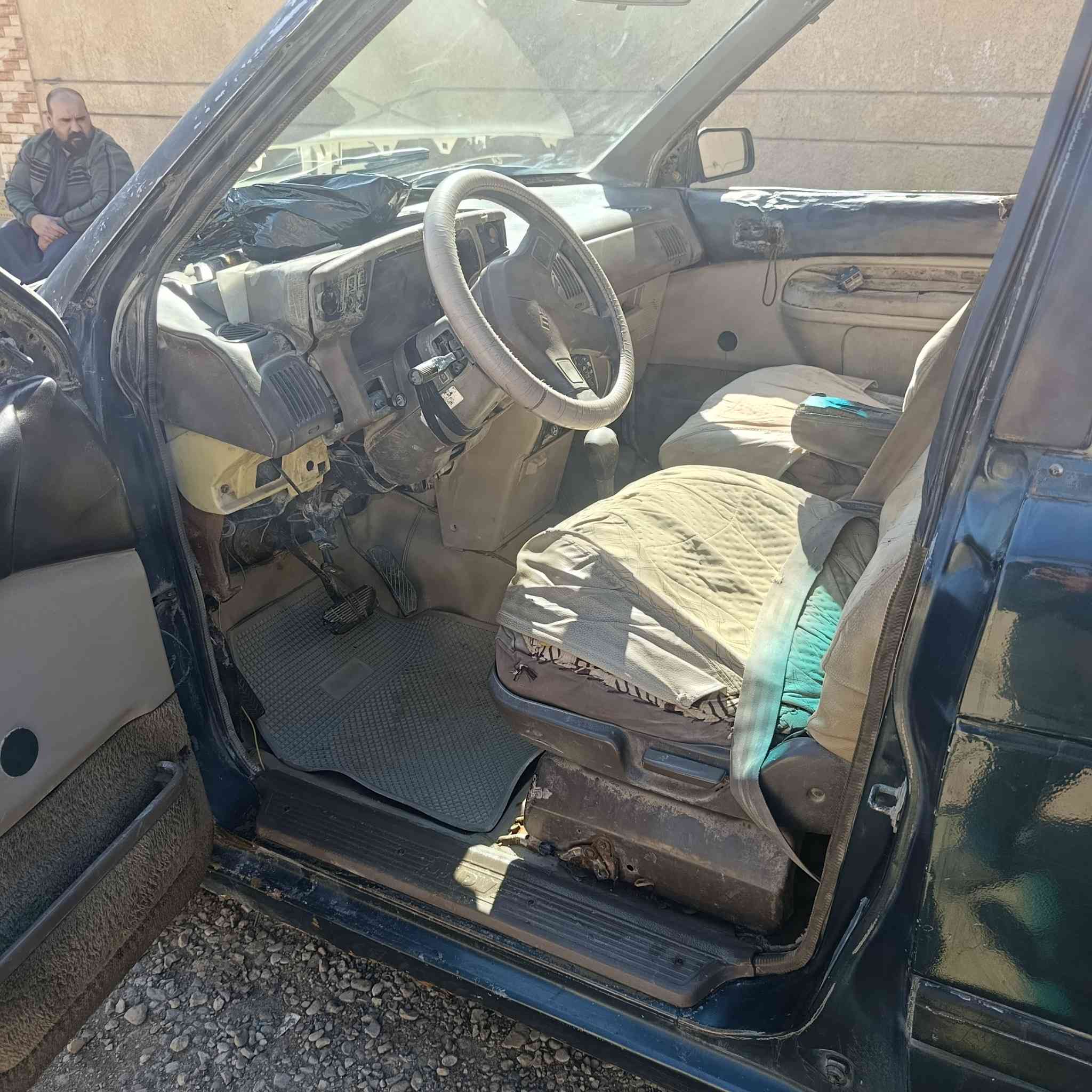 سياره مازده موديل 94 رقم بغداد
كير محرك وانجي خير من الله صدر جديد العنوان ديالي 
***********
