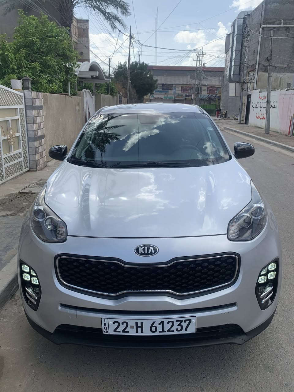 سبورتج موديل 19 وارد امريكي رقم اربيل بأسمي
 تريد تحويل او وكاله اني حاضر حادثه كلش بسيط فقط الهلال بدون ايرباك ماشيه 84 محرك 2400 سيارة استخدام شخصي كير محرك صدر تبريد كله مكفول دهن موريس اصلي
المواصفات 
تحكم استيرن كامرا خلفيه دوارة كار بلي
شاشه تاب حساسات خلفيه
تبريد قطعتين لايت زينون اصلي 
ارضيه جلاتين برده خلفيه ويل 17 اصلي
كامرا اماميه تسجيل صوره وصوت
نظافه سيارة 99% واذا اكو مراوس موديل 23 وانطي فرق
مكاني بغداد الدورة 
***********
