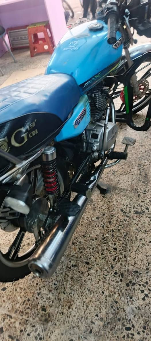 سلام عليكم ورحمة الله وبركاته 
دراجه للبيع سونك موديل2023محرك كير شرط 
محرك مفتوح مبدل ولفات شرط ع ايدي 
كهربائية كلها شغاله شرط 
نشاط فوللللل 
وياله عدله +تخم تاير جديد
بريك الكدام شغال 
دراجه ربع متصرف
يعوزه شغاله وحده ولي هيه خيال وبس ترايك وين معجبك 
مكاني بيجي 
ول مو شراي لا يتعبني 
الاستفسار 
ع هاذه الرقم ***********
