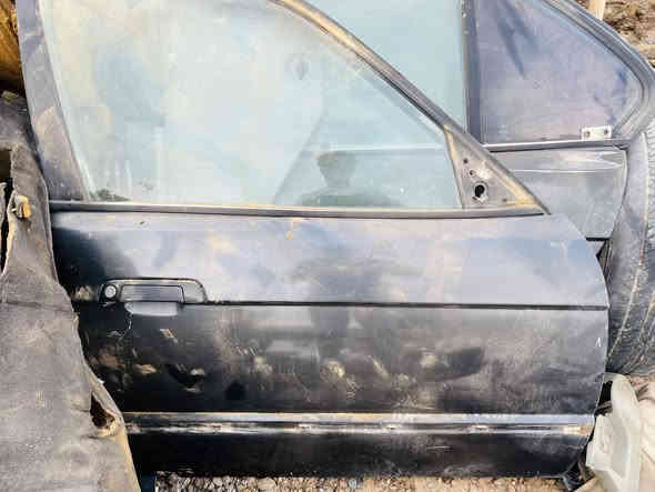 السلام عليكم 
تفليش ادوات BMWموديل قديم حجم 500
ابواب عدد 4 كهربائي كاملات ماعده البطاين 
جاملغ امامي 2 +صندوق 
بدنه امامي مابيها اي ضربه كشنات خلفيه وبعد هواي نواعم والياخذهن شلع اراعي بسعرهن  للبيع 
مكاني الزويه 
***********
