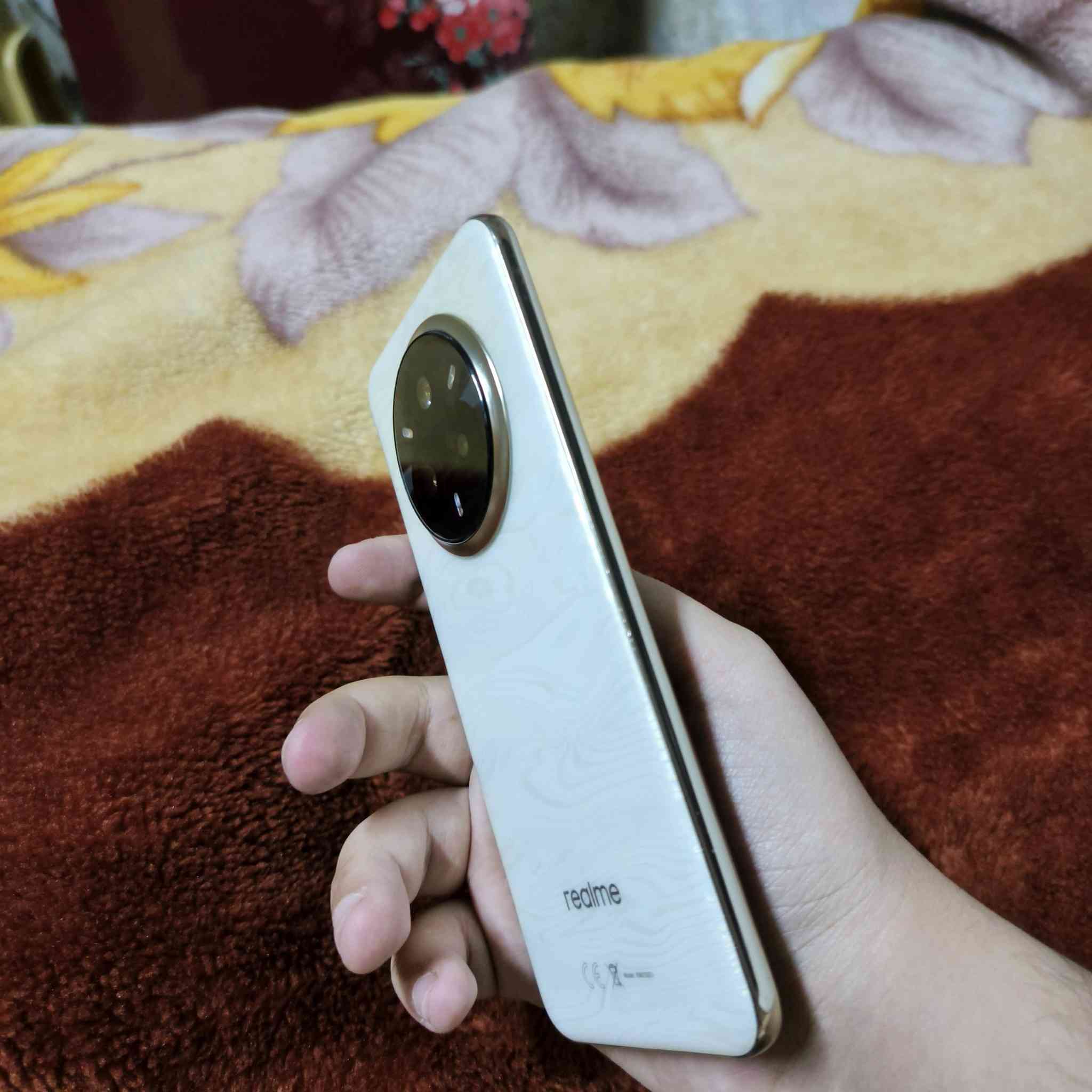 Realme 14 Pro+ 5G باللون الأبيض، والذي يتميز بتصميم خلفي رخامي

كامرة امامية قوية
كامرة خلفية قوية
سعر جدا مناسب وتساب : ***********
او اتصال💜
