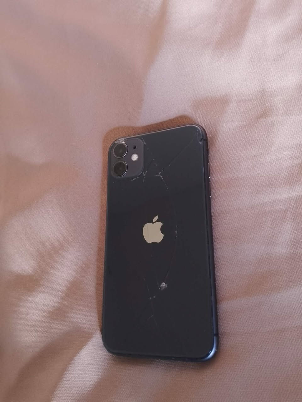 السلام عليكم 
ايفون 11عادي جهاز شوفت عينك مراوس ب13/14/15
ونطي فرق حسب القناعه مكاني كربلاء طوريج رقمي ***********
