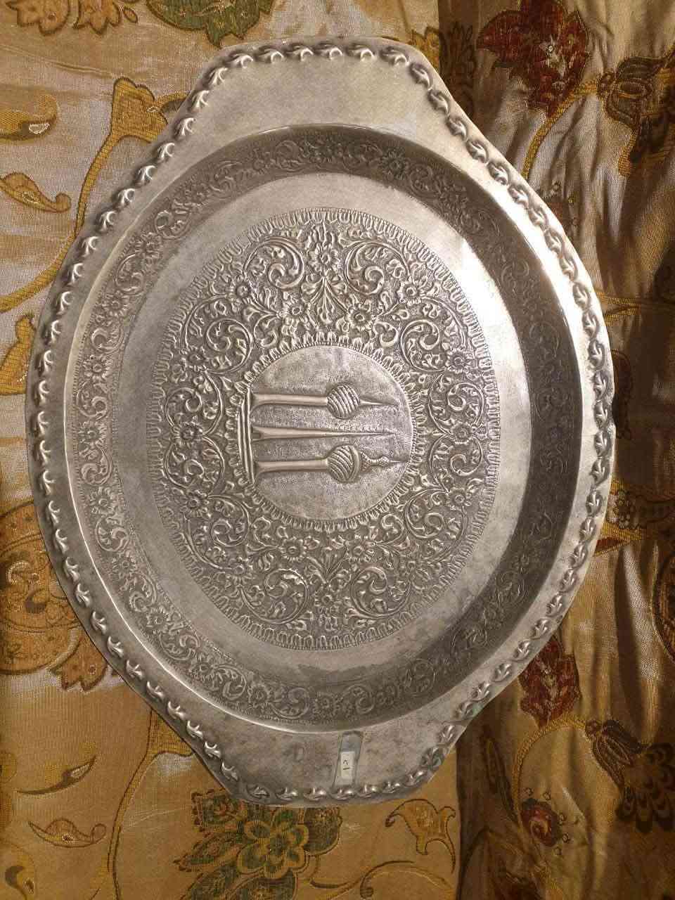 صينية تقديم نحاس ابراج الكويت منقوش يدوي
القياس 43 في 33 سم 
السعر ٧٥ الف 
واتساب ***********
