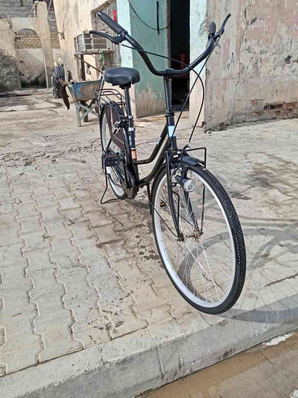 سلام عليكم بايسكك البيع موديل 21 بايسكل نضيف المكان كوت  مقابل معمل الأوكسجين  السعر 130 وبي مجال الاتصال ‏‪***********‬‏
