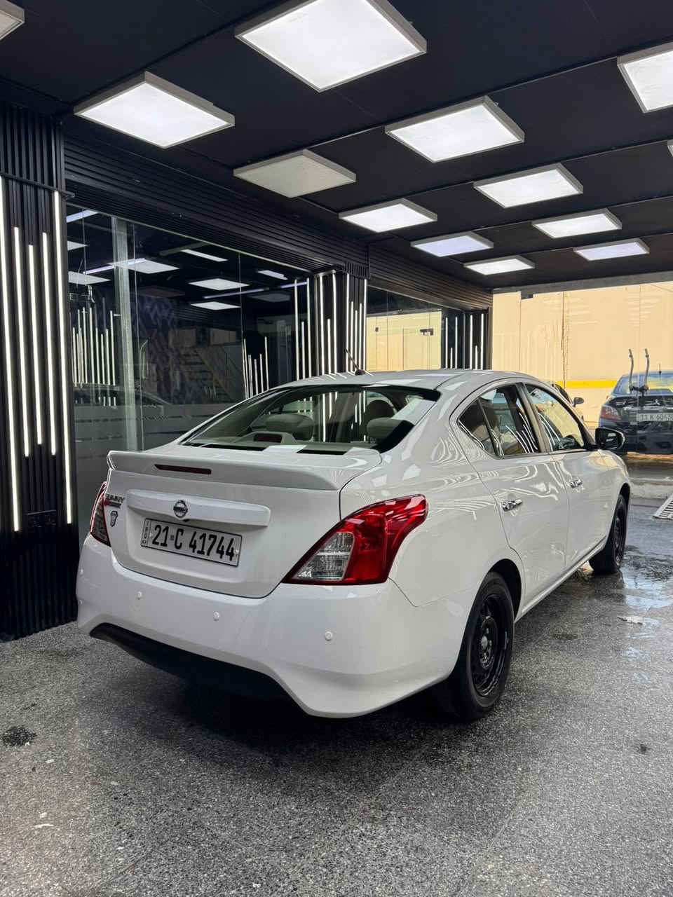 السلام عليكم
للبيع نيسان سني 
موديل 2024 
مواصفات 
شاشة 
كامرة
قطعتين تبريد 
سبايدر وبروجكتر
اربع جام كهرباء 
وباقي المواصفات معروفة 
رقم سليمانية تحويل او وكالة 
ماشيه 59 الف 
السياره مكفولة من صبغ والتبديل
 عدة شويه بارد بجاملغ الامامي واصبع باب السايق والسونار مرفق قبل سبوع مسوي 
السعر 116 ورقة وبيهة مجال بسيط 
للاستفسار *********** 
العنوان بغداد الكرادة
