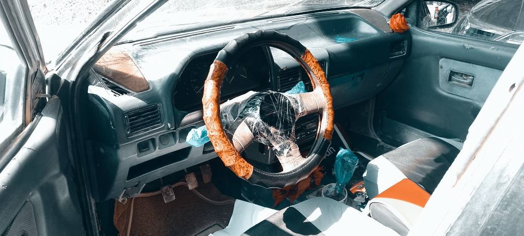 سلام عليكم لانتره موديل 93سياره كامله كهربائيات مكينه وكير بجيس حداديه وتخم تاير وباتري وبلكات وبخاخات وفيت بم سياره مسويله ادام كامله معوزه برغي ترايك البصره تحويل ثاني يوم شرط ترهم مروس بسيفه أو برنس اوتوماتيك سعره 20وبيه مجال ستفسار تصال ***********مكاني بابل شوملي
