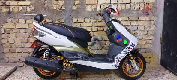 السلام عليكم دراجه سكنس للبيع فول تزويد دراجه مكفوله كفاله عامه بعد احلى من الصور
مكينه بلاديه مقفوله من كل شيء كهربائيات ماكينه نصبه من كل شيء لذلك شراي يتصل على الرقم
***********
السعر 1,750 وبيها مجال شيء بسيط حك الجي
الدراجه بيها اغراض تزويد والغراض اللي بيها ب 700 الف ينباعن
