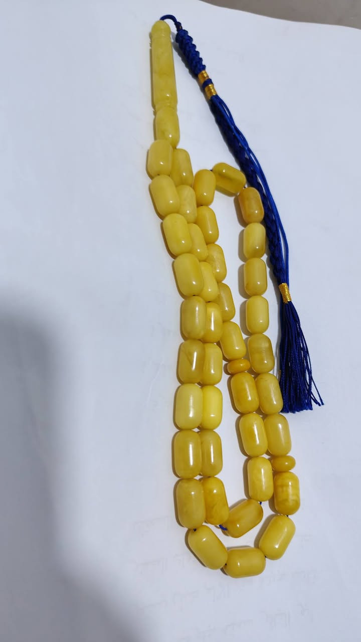 سلام عليكم
بسم الله... مسباح كهرب بولوني حر طبيعي ماخذ لون ... گصة كبسولي .. عدد الحبات 39 حبة 
شاهد ستندر باليستي من قطعة وحدة 
وزن المسباح 55 غرام ... كركوشة كويتي 
مسباح قديم وبادي يغلف خامة روعة 
سعر الغرام 8$ وتدللون علينه 
العنوان النجف الاشرف.. كوفة حي ميسان 
***********
