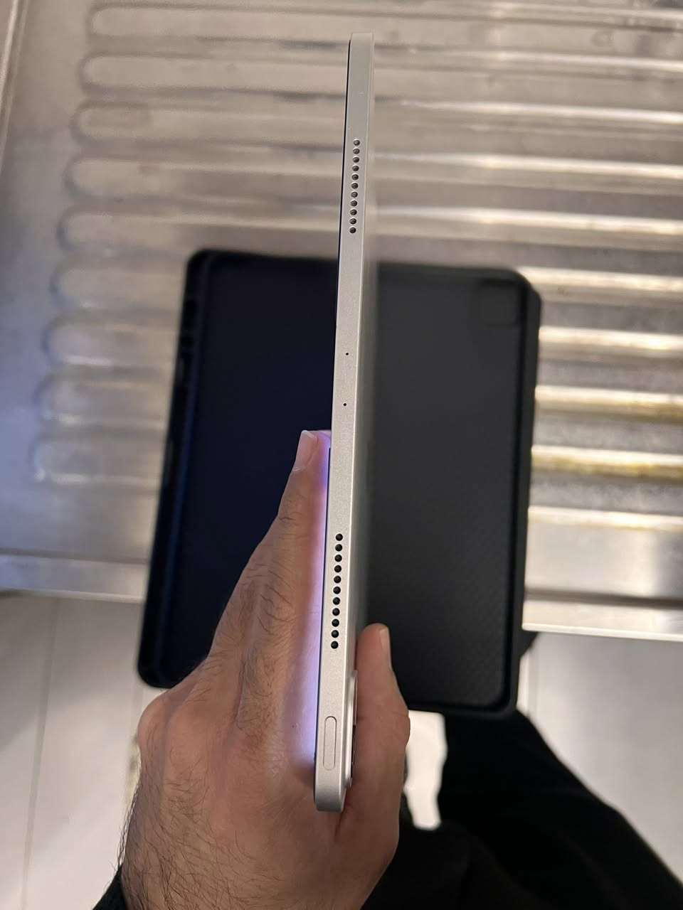 ايباد برو معالج m1 يعني كلش قوي العاب وبرامج حجم شاشه 13  يعني اكبر حجم  كامل غراض جهاز كلش نظيف بطاريه 88 جهاز بس هاي نقتين بي موضحه بصور مثل خيال ممأثره ع شي مال استخدام  ممفتوح كله بشرط للبيع ب700 الف مكاني سليمانيه


**إذا كنت صاحب هذا الإعلان وتريد حذفه لأي سبب، رجاءا أرسل رسالة إلى الدعم الفني**