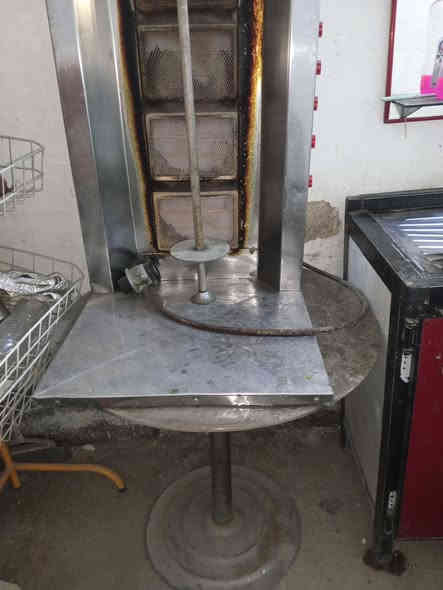 شوايه كص هيه والميز مالتها السعر 150 مكان التاجي الحماميات للتصال وتساب ***********
