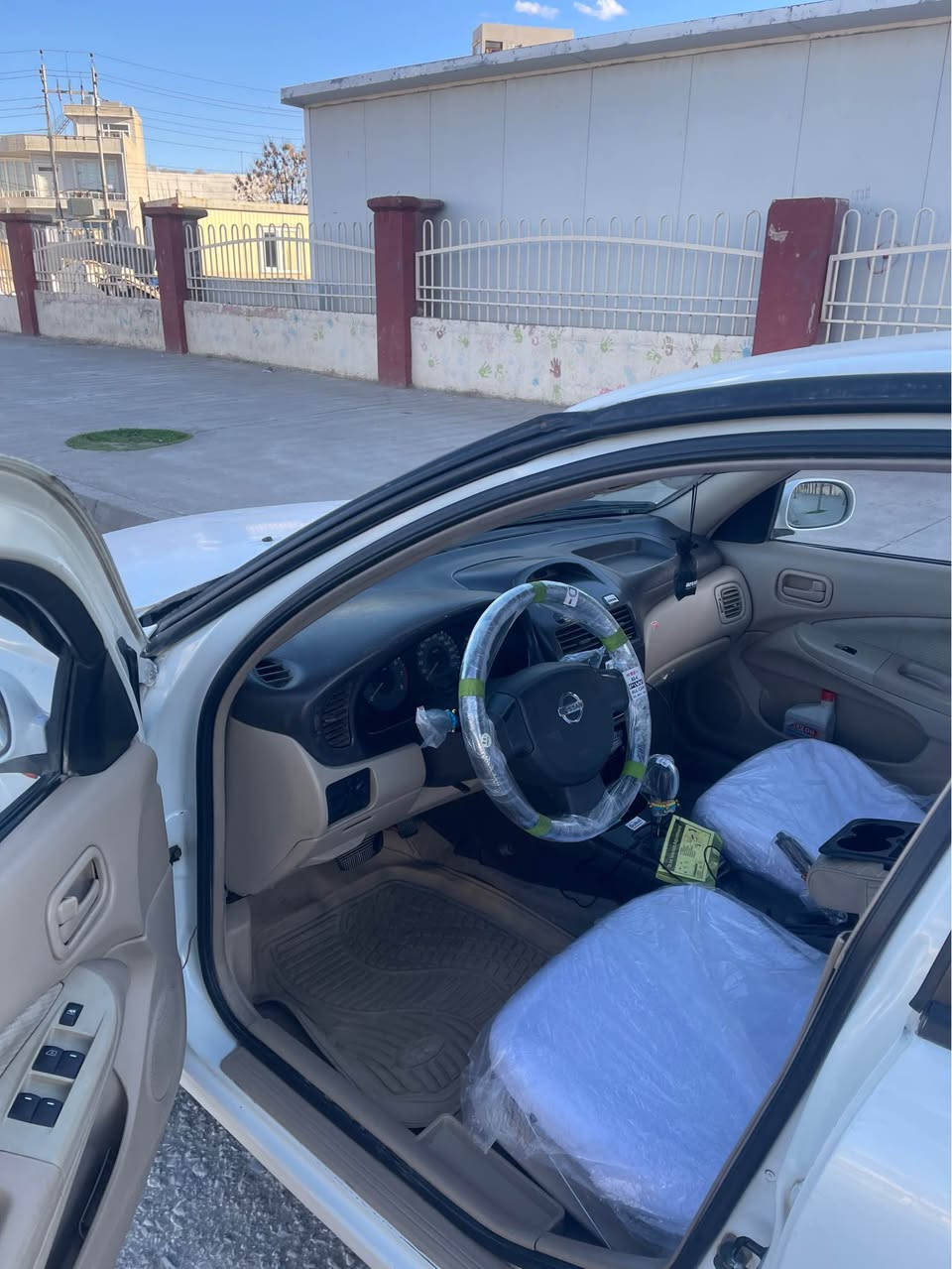 پێشەکی سڵاو لەهەمولایەک 🩶
نیسان سەنی کۆری ساخ موس و بڕاوەی بەشەرت
سەیارەکە خۆی دیارە پێویست بەوەسف ناکات 
ماشااللە سەیارەکە نمونەیە لەجوانی و پاکی 
مۆدێل 2007 گێڕمەکینە تەبرید تەقەوڕەقەی 
بەشەرت هەموگیانی بەشەرت سەیارەکە ناو دەرەوەی
لۆک لۆکە سەیارەکە هی ماڵەوەیە هی مەعرەز نیە 
کامل مەسرەف کراوە پێشی دەمێکی هەیە یەک بست ناوی
گرتوە ماباقی هەموگیانی بەشەرت سعری: 55 گەڵاو مەعامەلە جوابی کۆمێنت و مەسج نادامەوە ژم:
0772 521 5238 السليمانية, العراق
