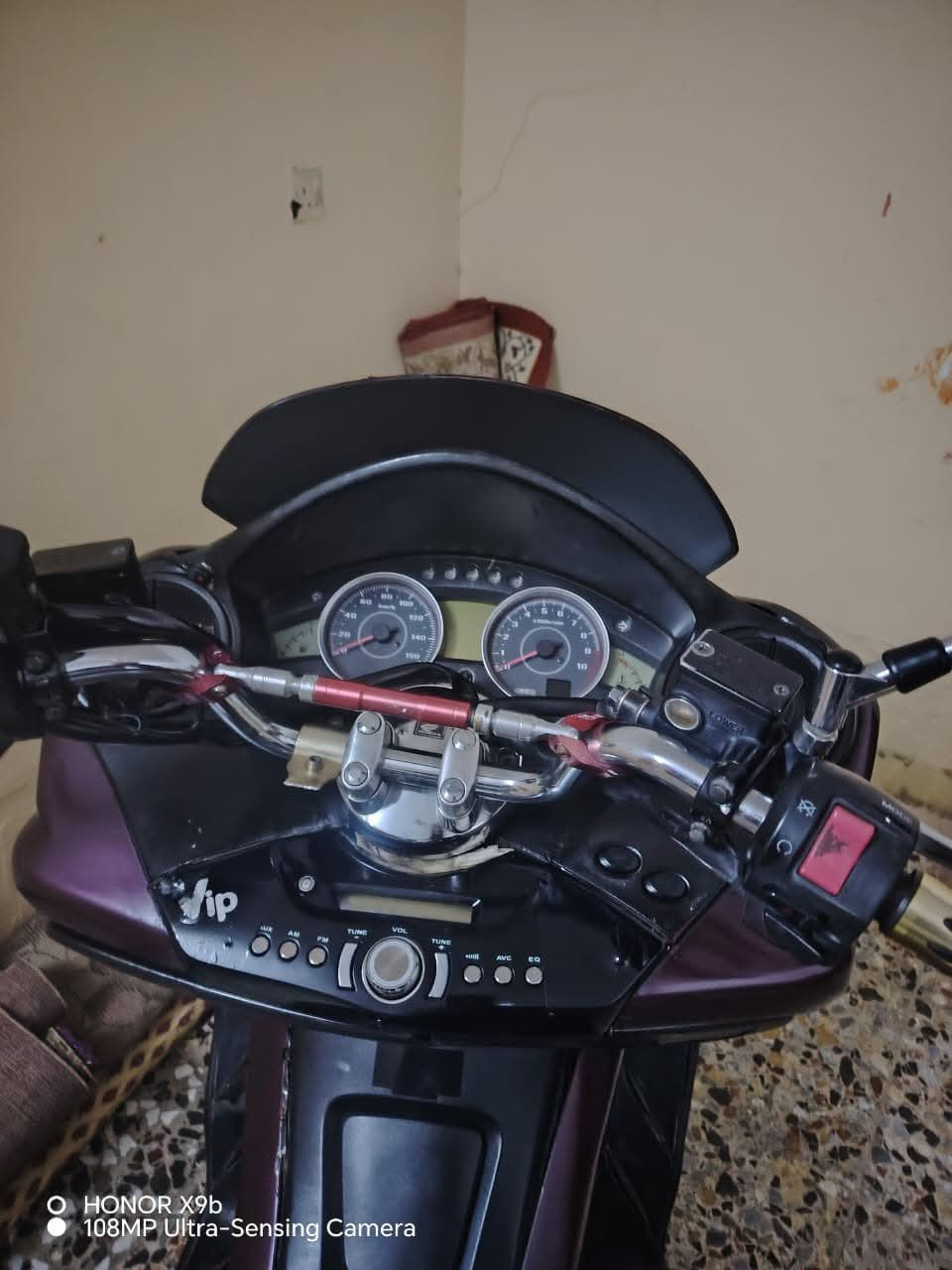 فورزه صفر 10 مكينه مكفوله من التنقيص والتبخير كير اوتو + عادي  7 تحويلات كله شغاله فقط جاملغ امامي نقص وكسر بسكن الخلفي موضح بلصور دراجه ترايك وين ما يعجبك حساس ستان شغال ام بي ثري شغال بلادي ماله  اوراق كامله دراجه جاهزه مال جناي العنوان بغداد العبيدي سعر مليون و١٥٠ الف وبيه مجال للاستفسار *********** ‬‏
