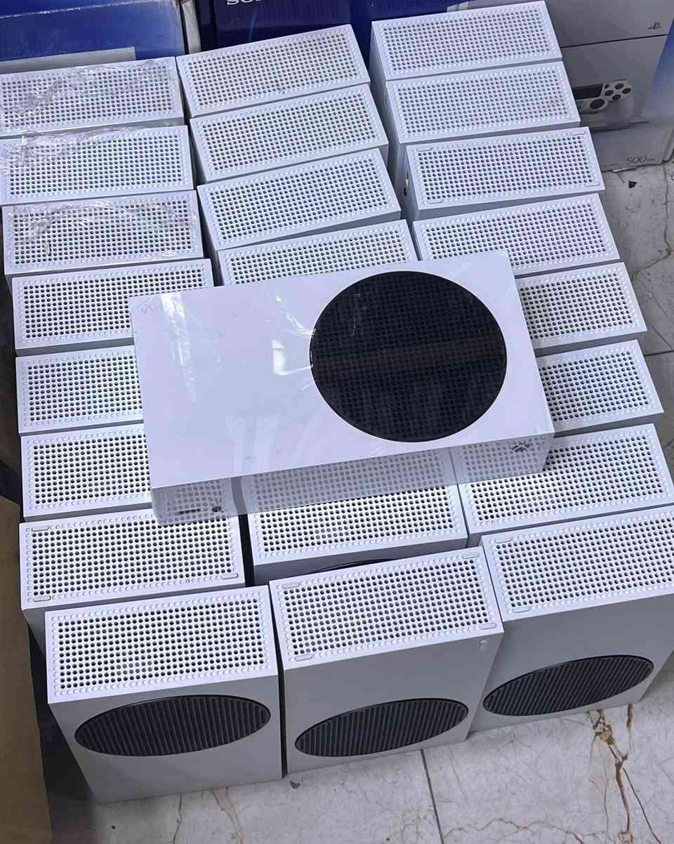 📅 الأسعار محدثة لسنة 2026  
📩 للاستفسار أو الحجز راسلنا على الخاص.
***********
توصيل لكل مكان موجود 
ضمان شهر عالوصل

🔹 PlayStation  
• PS2 Fat — 65 ألف  
• PS3 Slim — 110 ألف

🔹 PS4  
• PS4 Fat Online — 175 ألف   
• PS4 Fat jailbreak— 225 ألف  
• PS4 Slim Online — 200 ألف  
• PS4 Slim jailbreak — 270 ألف  
• PS4 Pro 1TB Online — 265 ألف  
• PS4 Pro 1TB jailbreak — 325 ألف  

🔹 Xbox  
• Xbox 360 — 110 ألف  
• Xbox One fat — 110 ألف  
• Xbox One fat 1tb — 135 ألف
• Xbox One S 500GB — 150 ألف  
• Xbox One S 1TB — 170 ألف  
• Xbox One X — 175 ألف  

🔹 Xbox Series  
• Xbox Series S 512GB — 355 ألف  
• Xbox Series S 1TB — 480 ألف  
• Xbox Series X — 610 ألف  
• Xbox Series X (مع الكرتون) — 650 ألف  

🔹 PS5  
• PS5 Fat — 575 ألف  
• PS5 Fat Digital — 540 ألف  
• PS5 Slim Digital — 575 ألف  
• PS5 Slim — 660 ألف
