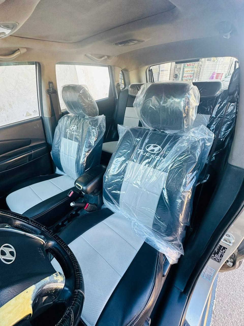 السلام عليكم
توسان 2009 رقم بغداد دولي بسمي سنويه لل2029
محرك 4 سلندر 2000 دوش
كير محرك تبريد تدفئه حداديه
فتحه بالقماره
تبريد بيانو 
غرفته مدوشمه  جديد 
مكفوله من الضربه والصبغ والتبديل فقط باردات 
السعر 125 وبيه مجال/ مكاني بابل/ قضاء المحاويل
***********
***********
