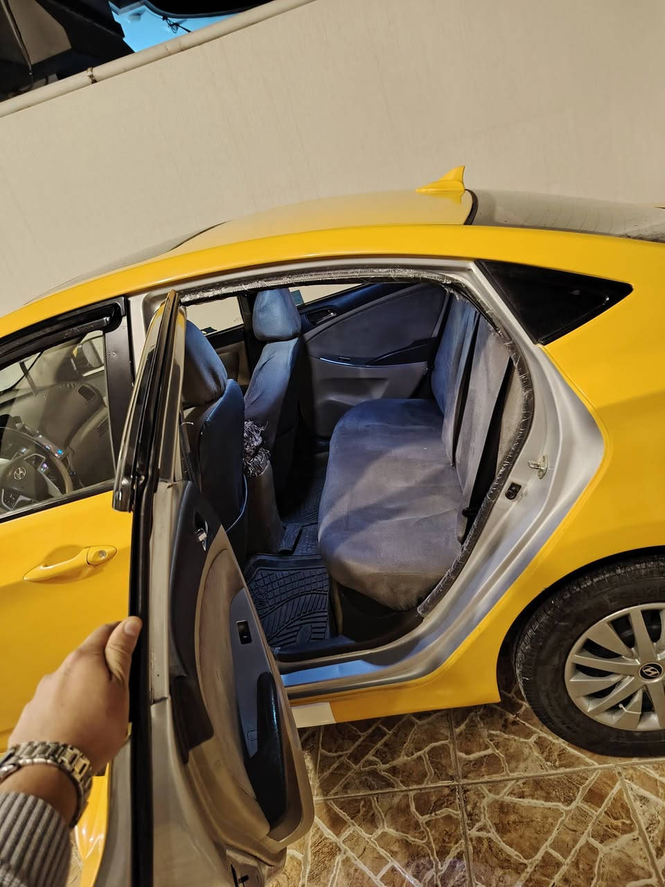 اكسنت خليجي ٢٠١٥
فول مواصفات 

تحكم ستيرن جهتين

فتحة سقف

حساسات

شاشة

تبريد هذا الموسم كامل جديد

صدر جديد 

تخم تاير جديد 

منضومه غاز 

محرك ١٦ دوش

كير AT 

نقابه مصفره سنوي +شهري 

سنويه ٢٠٢٧

شرط التحويل

ضرر بنيد+ چامرلغ مبدل طرف السائق 

السيارة نظيفه خير من الله جاهزه مابيها نقص 

سعر ١٠٥ بي مجال بسيط

واتساب ***********
