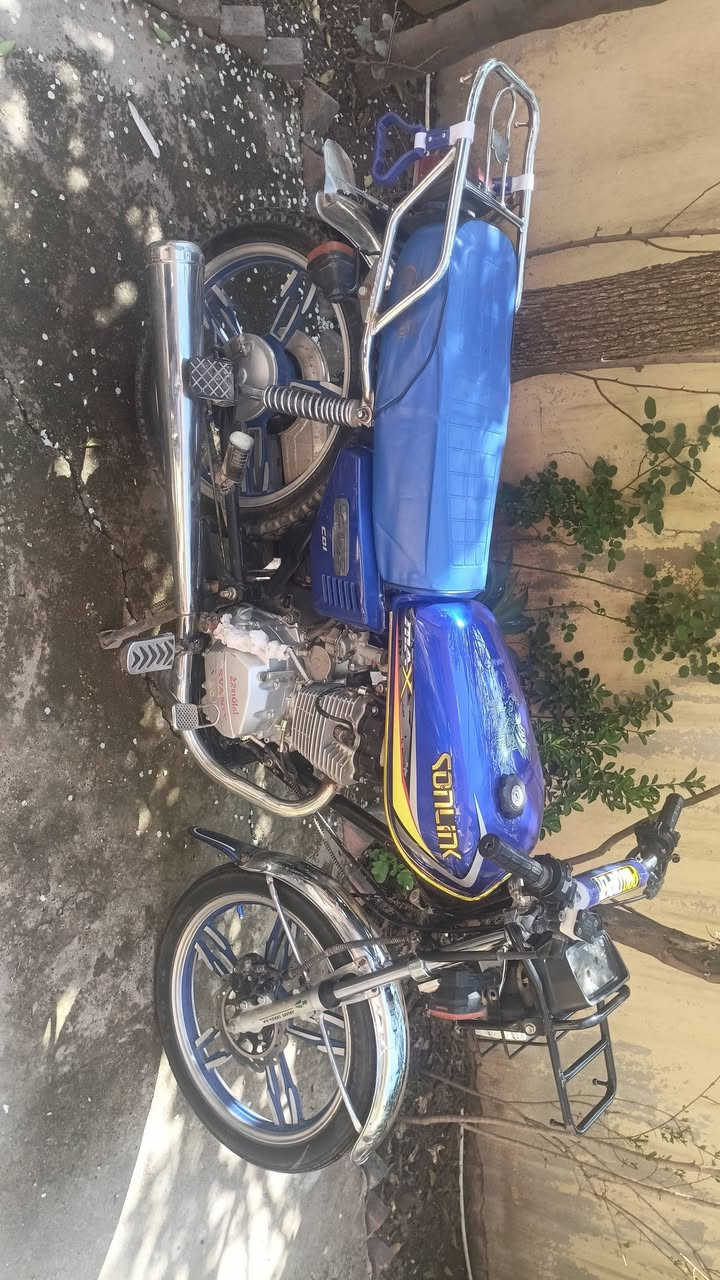 سلام عليكم سافان للبيع مديل 2021 منفيس موجود بصمه السعر 575وبي مجال مال جيتك مكاني موصل ايسر


**إذا كنت صاحب هذا الإعلان وتريد حذفه لأي سبب، رجاءا أرسل رسالة إلى الدعم الفني**