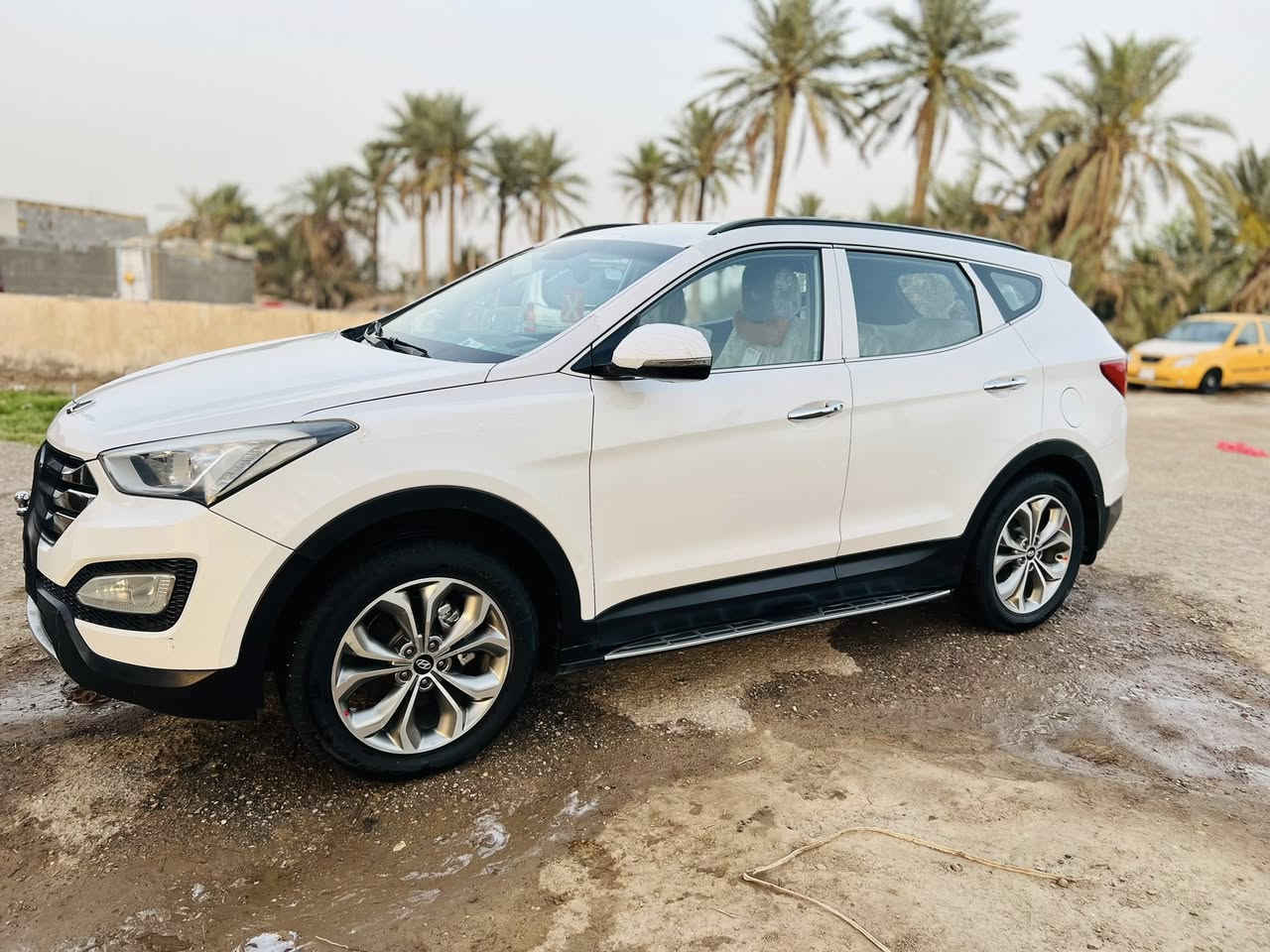 سنتافي موديل١٦
٦سلندر 
ماشيه ١١٧
مكفوله عدا شبر بلجاملغ الأمامي جهة الصدر 
رقم بغداد بأسمي 
***********
مكانها ديوانية
