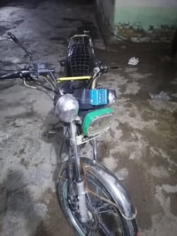 دراجه سيفان موديل 2021 محرك ناعم فول كهربائيات كامله بس نقص اشايرر بس....