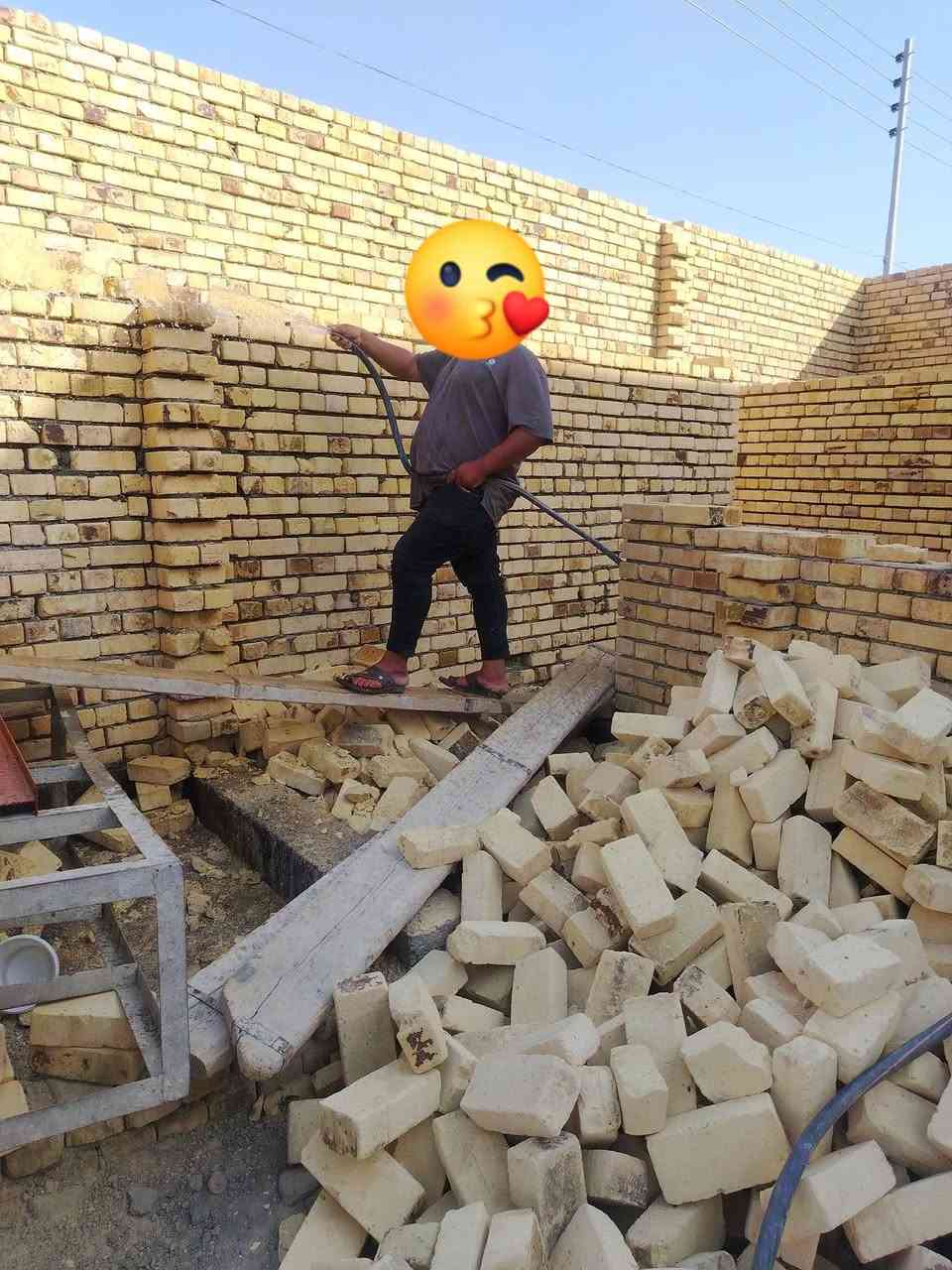 عملنا مستمر بفضل الله
عملنا مستمر من فضل الله 
السلام عليكم ورحمة الله وبركاته
يوجد لدينه كوادر بناء درجه أوله
يوجد الدينه نجار درجه أوله
يوجد لدينه سباك ماي ومجاري 
يوجد لدينه الباخين درجه أوله
يوجد لدينه كادر متخصص في
التربيع والسبيس والحدل والصب
يوجد لدينه كادر تفليش   إستفسار *********** إستفسار اكرم الاسدي للعقار
