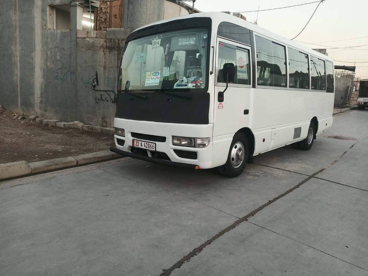 🚌 للبيع | كوستر نيسان 30 راكب
📅 موديل: 2014
📍 رقم: شمالي أربيل
━━━━━━━━━━━━━━━━━━
🔹 المواصفات:
✅ محرك، كير، واكسل شرط.
✅ تعمل على البنزين.
✅ منظومة غاز تركية ATIKER مركبة.
✅ تبريد ممتاز على السويج.
✅ طقم تايرات تيوبلس جديد.
✅ نظام مانع انزلاق (ABS).
✅ شاشة بلازما خاصة بالركاب.
✅ إنترنت Wi-Fi.
✅ جهاز DJ مع مضخم صوت (صب ووفر).
✅ إنارة ونشرات داخلية وخارجية.
━━━━━━━━━━━━━━━━━━
✨ الحالة:
✅ السيارة نظافة فول.
✅ جاهزة للعمل ولا تحتاج أي مصروف.
✅ فقط صبغ شبرين تجميلي.
✅ بدون أي ضربة أو حادث.
━━━━━━━━━━━━━━━━━━
📍 الموقع: الموصل – حي العامل.
💰 السعر: 285
📞 للاستفسار والمعاينة: التواصل على الخاص أو الاتصال *********** بي واتساب
