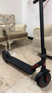 سكوتر كهربائي Nitro  مشتريه من تركيا و بطاريته ضعيفه تحتاج تبديل صوره ...