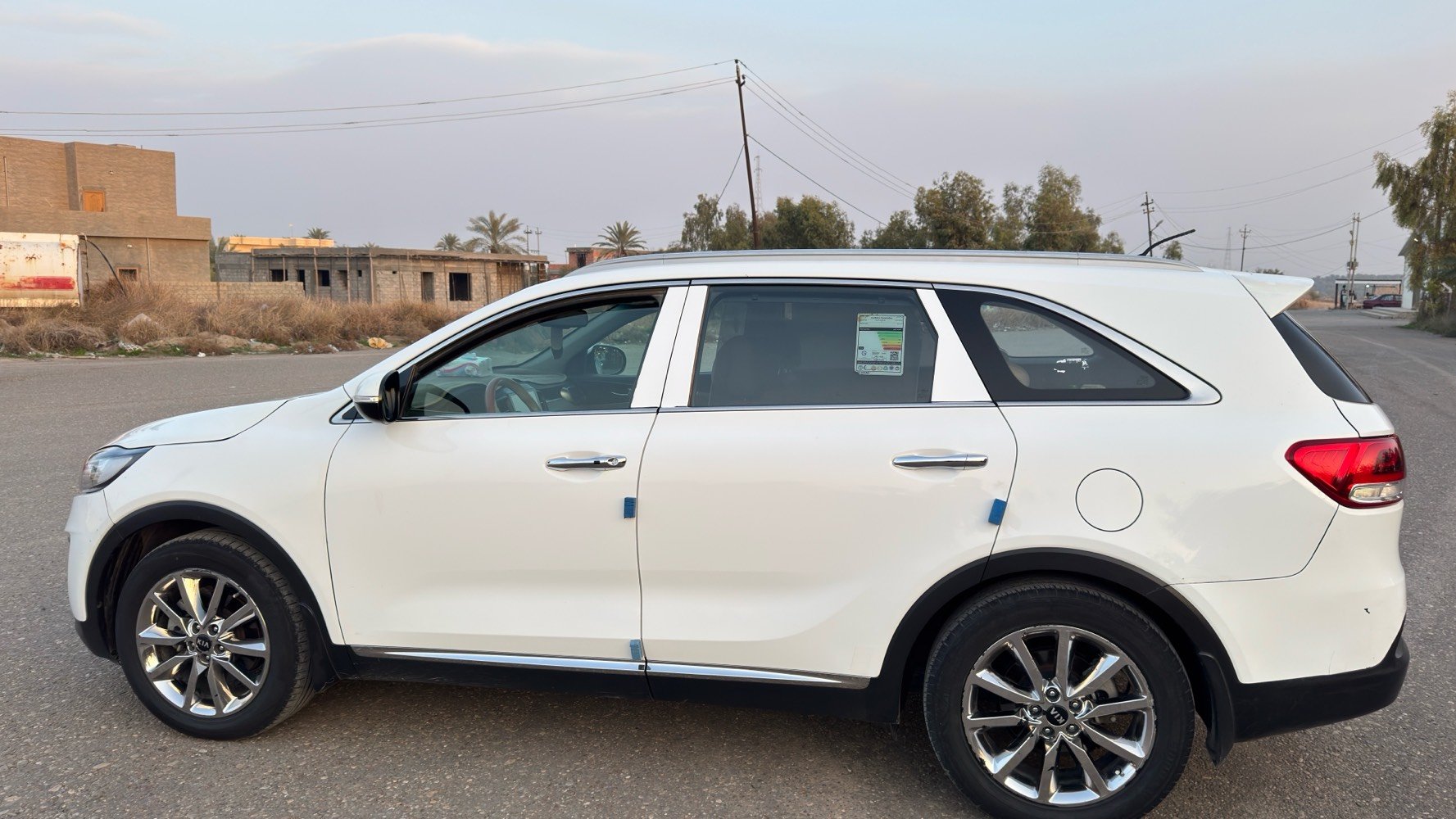 السلام عليكم سورنتو٢٠١٧ للبيع
ماشيه ١١٠ الف 
بيها بنيد مصبوغ ونص جاملي 
كير جديد والعنوان صلاح الدين 
للاستفسار باقي التفاصيل ع الرقم 

***********