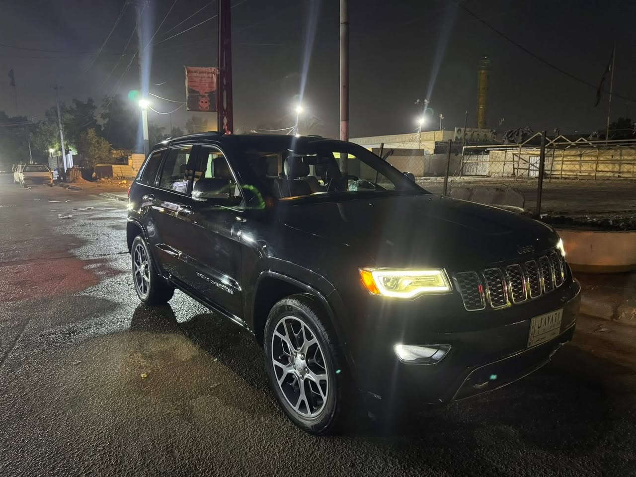 جيب 2020اوفر لاند فول مواصفات مبدل باب خلف السائق وبارد بالجاملغ الخلفي سونار موجود صور الحادث موجوده ماشيه 60الف ميل 
***********
