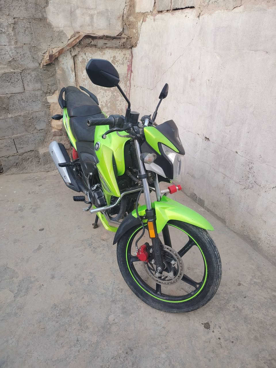 عندي هاوجي جديده فول موديل 22 بدون أوراق سعرها ١٢  ونص شراي اتصل ***********
