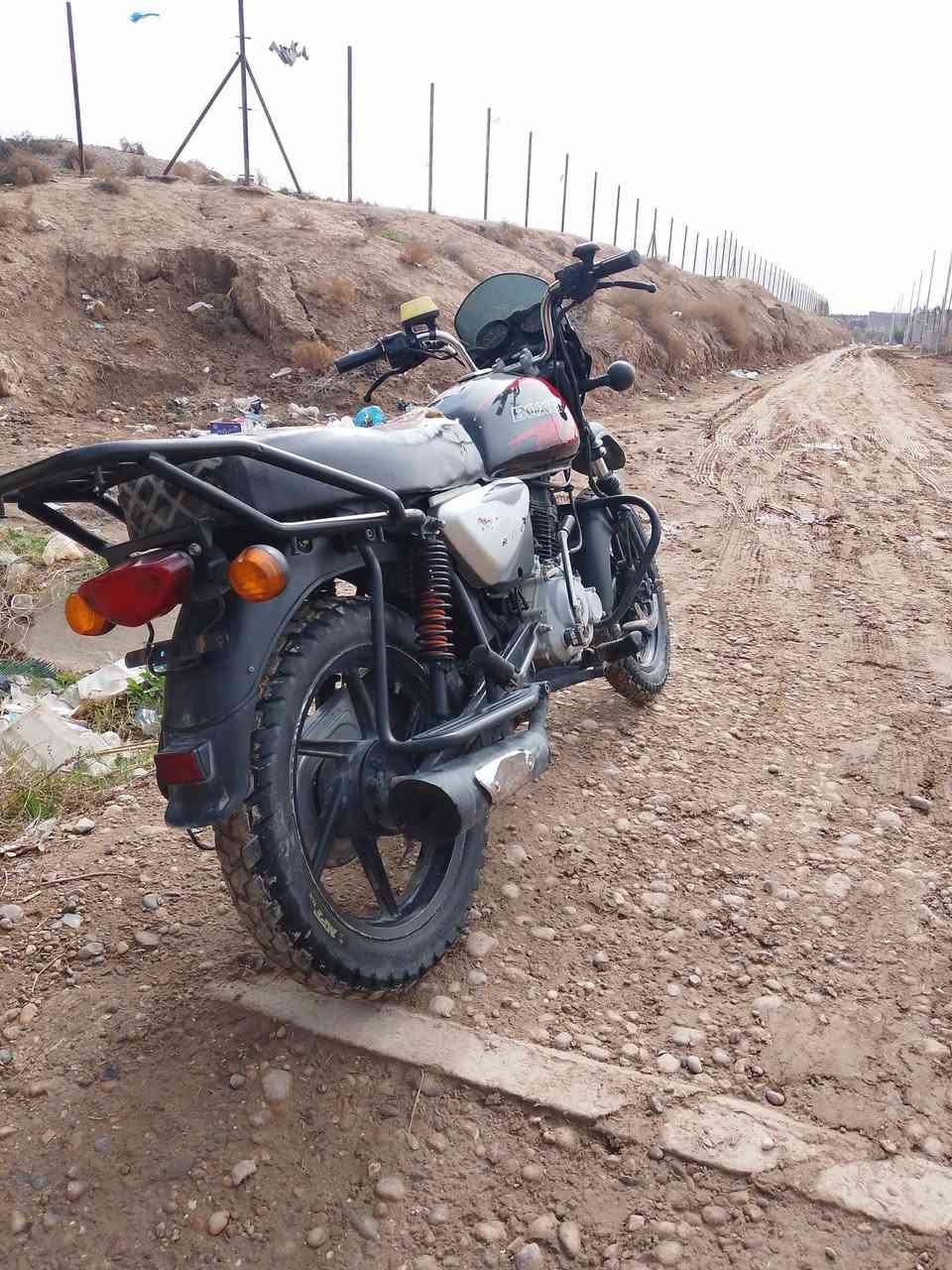 سلام عليكم دراجه البيع بوكسر موديل 2022 شهر 5 اوراق كامله دراجه نضيفه جاهزة خير من   سعر مليون. وربع وبيها مجال الطيب عنوان بغداد قرب سيطرة الشعب رقم الهاتف ***********
