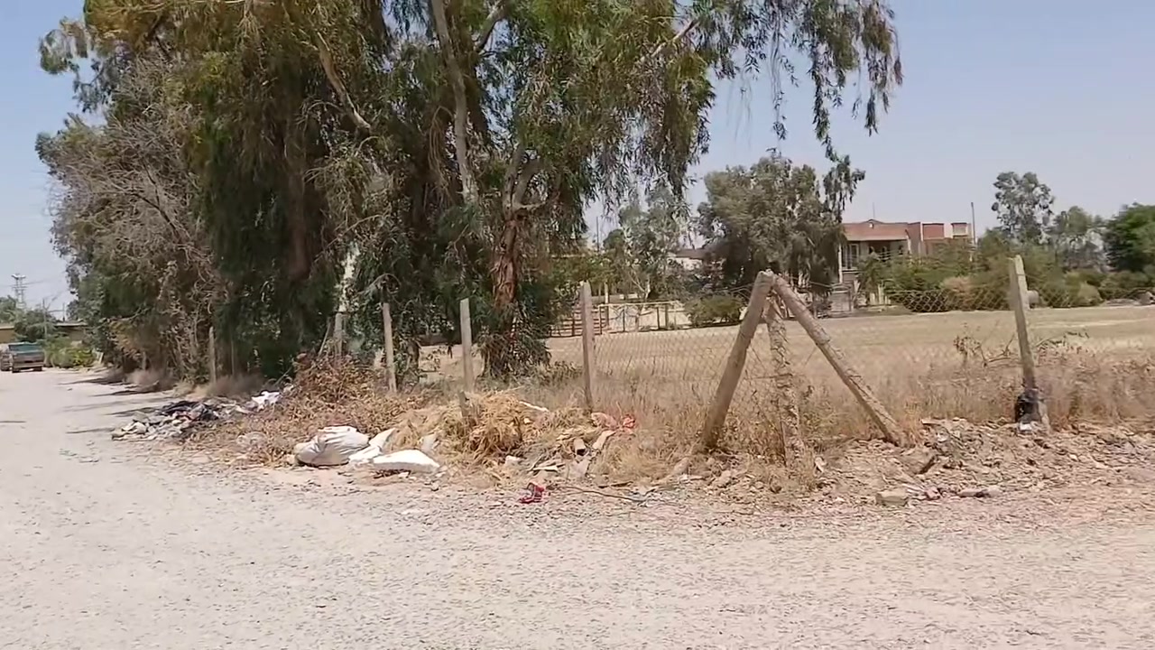 السلام عليكم بيت للبيع او يعتبر قطعه ارض المساحه300 واجه15نزال20 الموقع راقي+المربع الذهبي البيت حرفT عرموشيه الاولى للاستفسار***********او مازنجر
