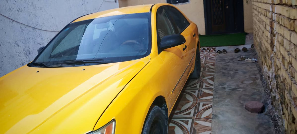 سلام عليكم للبيع سياره سونتا خليجي مديل ٩ رقم واسط بيها جاملغ امامي تبديل مكينه ٢٤٠٠ سياره حلوه خير من الله عوزها تايرات وصونده مال تبريد فقط  حداديه ورا كدام نفض سعرها ٧٧ وبيها مجال لاستفسار ***********
مكاني كوت مركز مدينه
