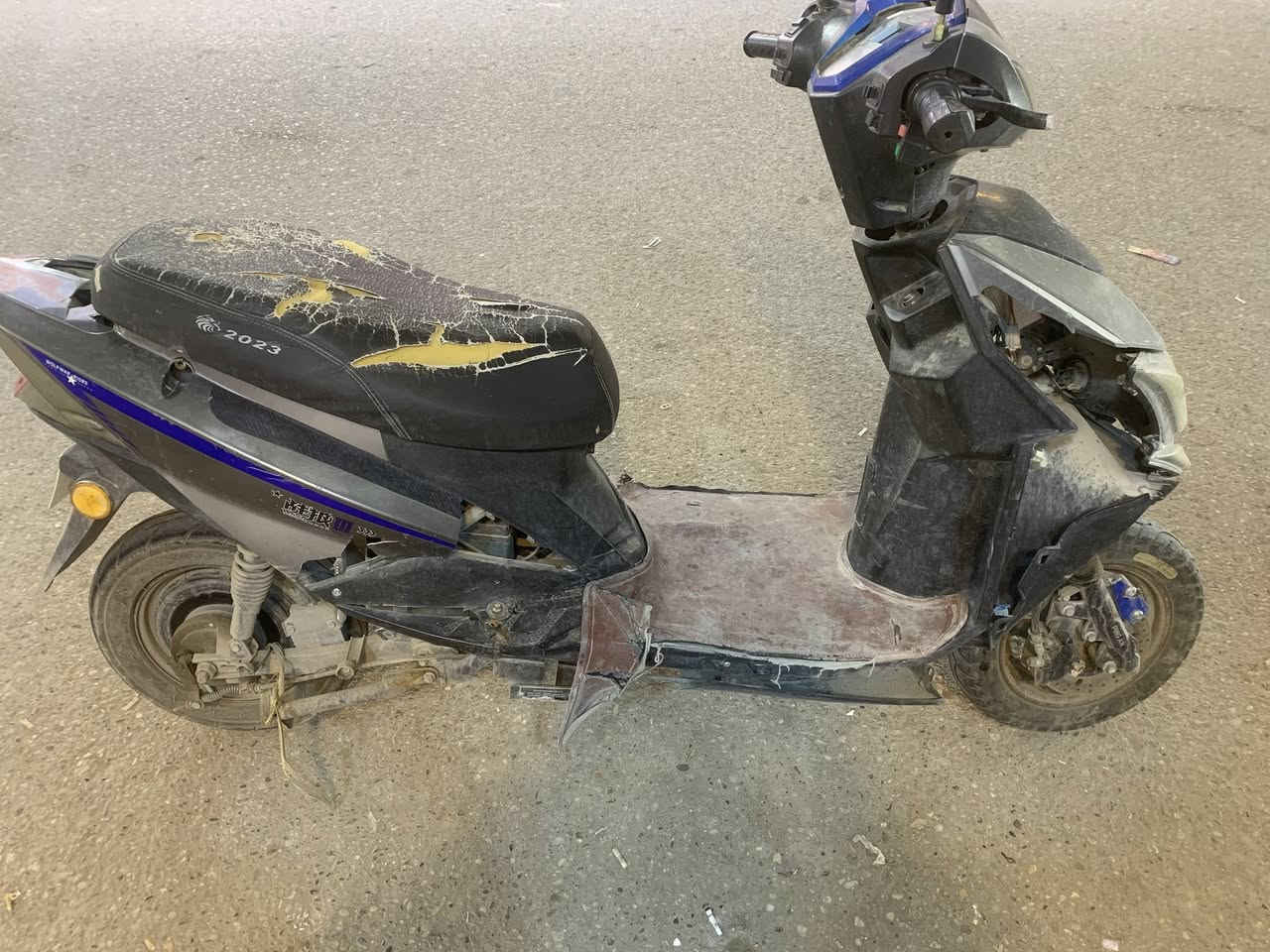 السلام عليكم    

دراجة للبيع كشر تعبان بطاريات نضيفات ع فحص 

السعر 200 الف قفل للأستفسار  

***********
