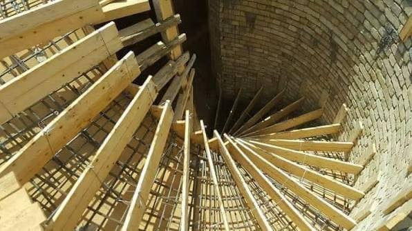 سقف بيتك أمان لعائلتك.. لا تخلي شغلك بيد الما يرحم! 🏠🏗️
أهلنا في النجف الأشرف.. أصحاب الدور قيد الإنشاء في (حي النداء، المهندسين، حي عدن، والمناطق الجديدة)..
معكم أبو مصطفى لنجارة قوالب صب السقوف. إذا كنت تبحث عن شغل يبيض الوجه وراحة بال، نحن بخدمتكم:
✅ قالب خشبي متكامل ونظيف: لضمان استواء السقف ومنع أي تعرجات.
✅ دقة متناهية بالميزان: نستخدم أدوات دقيقة لضمان هندسة السقف مية بالمية.
✅ التزام بالموعد: نشد ونفك بالوقت المتفق عليه، حتى ما نعطل صبتك.
✅ كادر مختص وخلوق: عمالنا أولاد حلال وشغلهم نظيف وسريع.
نستلم كافة المساحات والخرائط المعقدة
📍 مكاننا: النجف الأشرف - ونصل لكافة الأقضية والنواحي.
📞 للحجز والاستفسار (عبر مراسلة الصفحة او اتصال): [***********]
