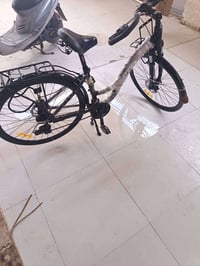 السعر 300 /07887794445